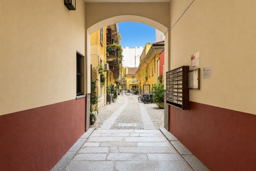 ingresso cortile